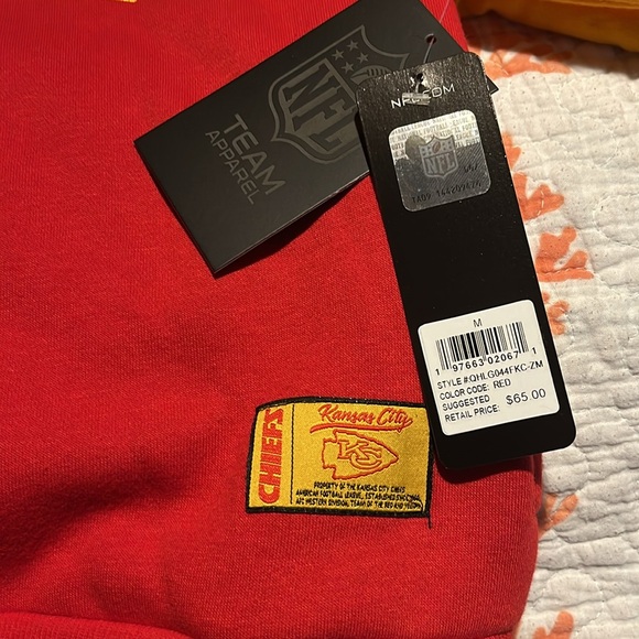 Kansas City Chiefs Hoodie NEW! Size Medium. See photos. - Picture 2 of 5